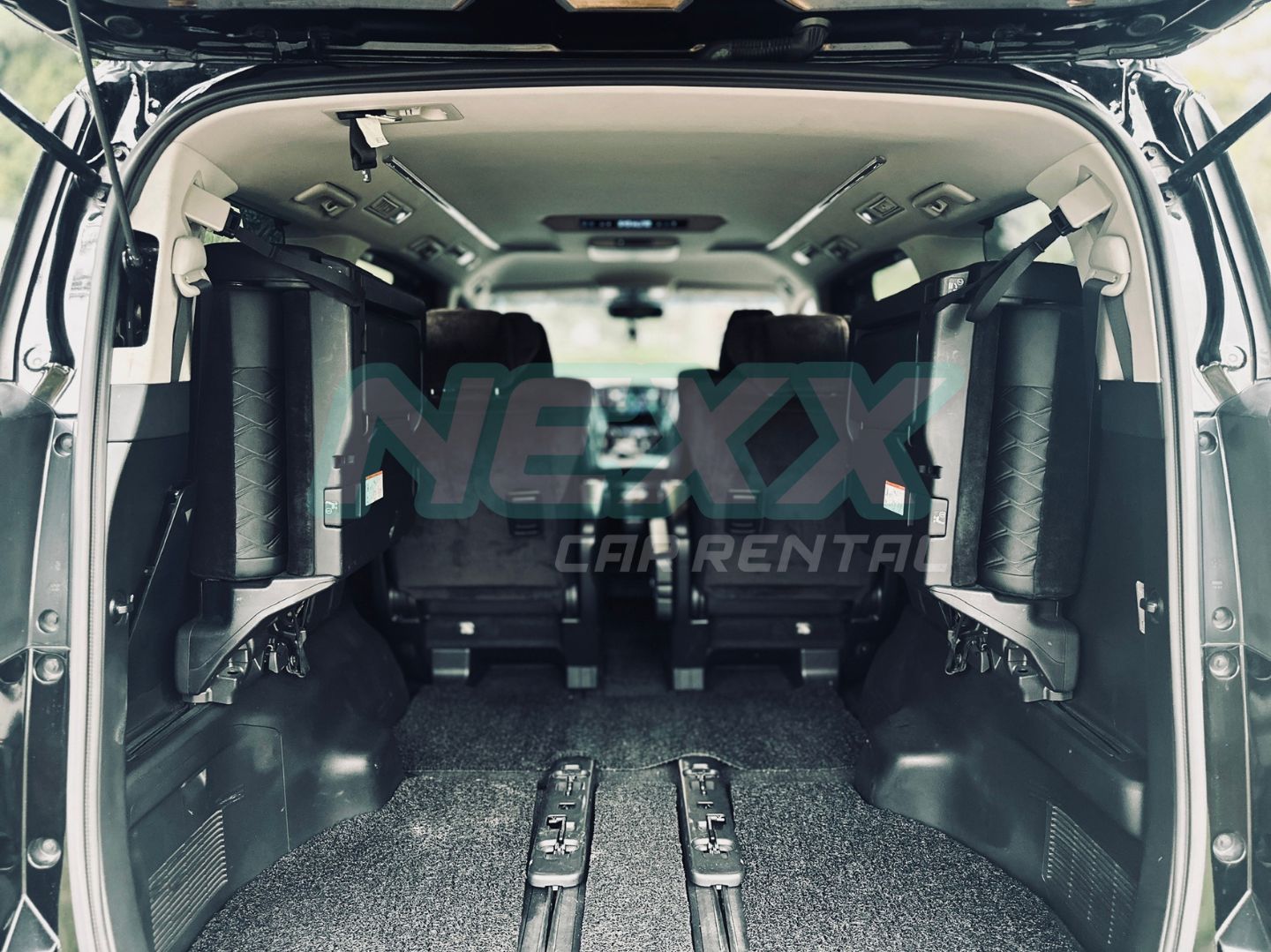 Toyota Alphard AGH-30