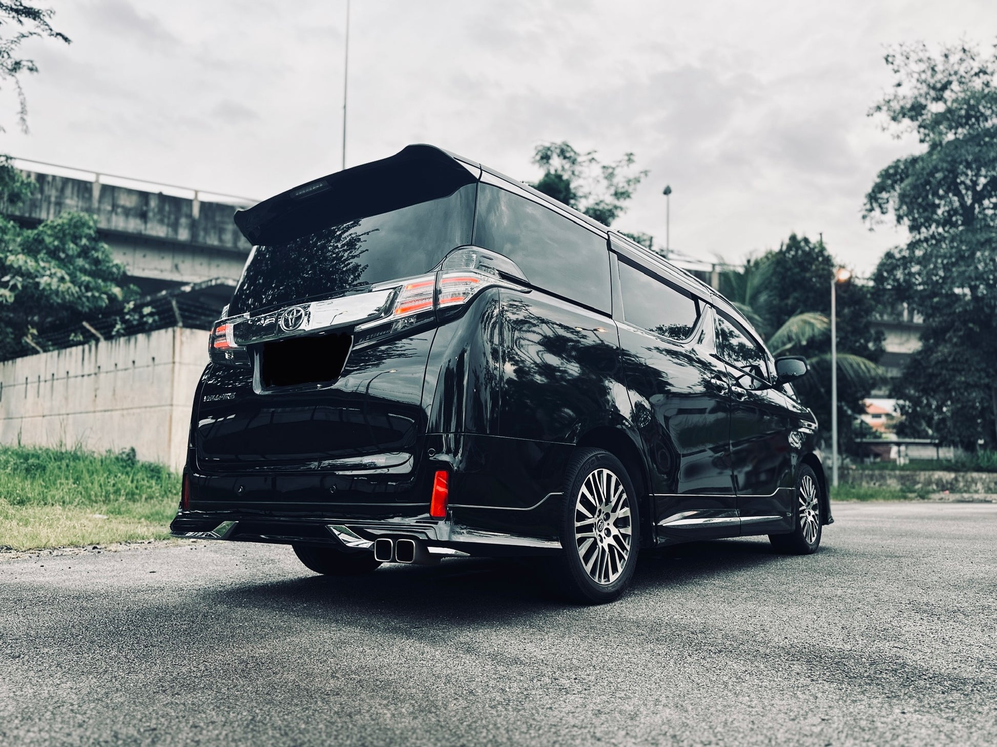 Toyota Vellfire AGH-30 (Black)